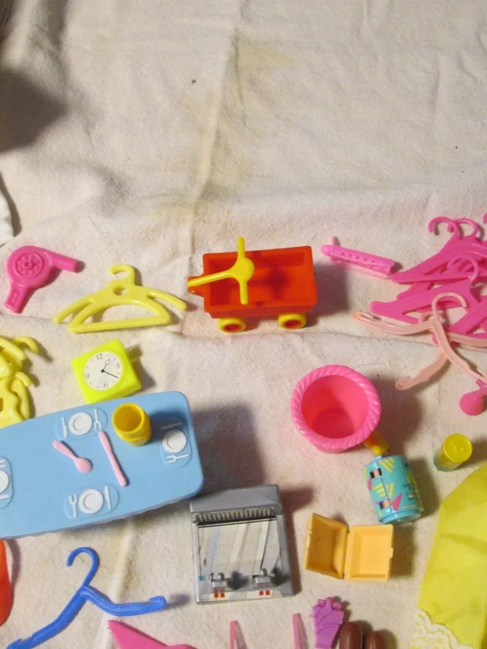 Vtg late 70s early 80s lot of Barbie clothes and accesories